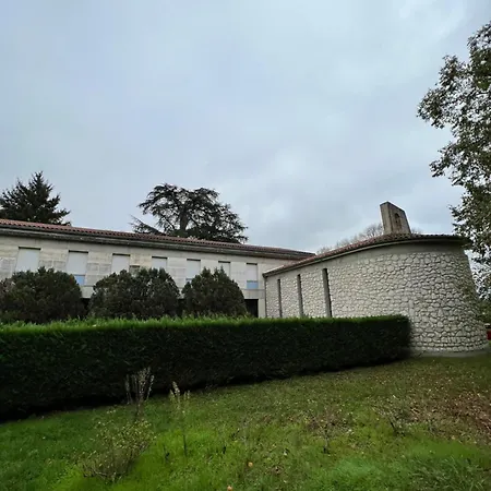 Cosy Studio Résidence Rives de Charente, La Pouyade, proche L Amandier *